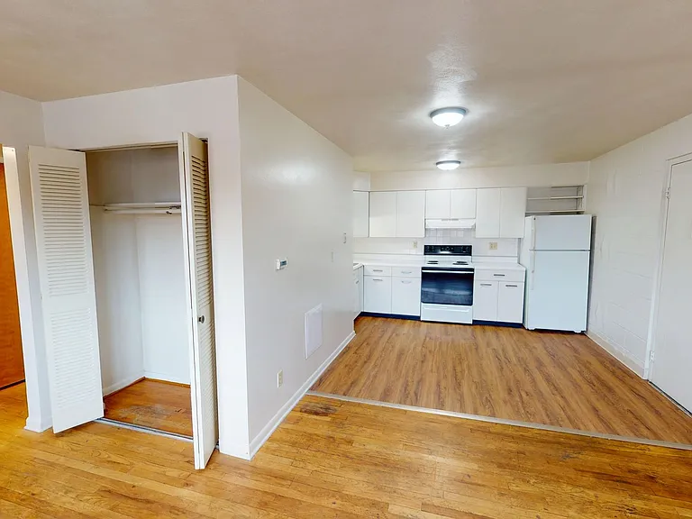 Parkside Apartments — Photo 5