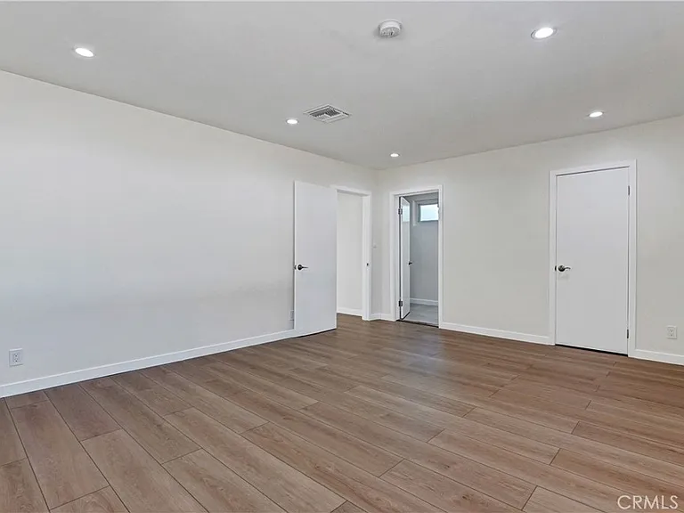 6851 Forbes Ave — Photo 18