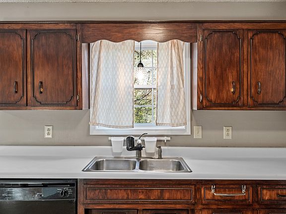 5th image of 1011 Roedeer Dr