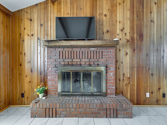 3rd image of 4627 Princeton Ave #B