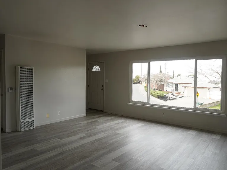 1115 Sereno Dr — Photo 8