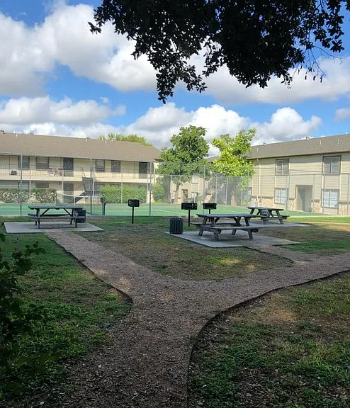 University Cove Apartments — Photo 12