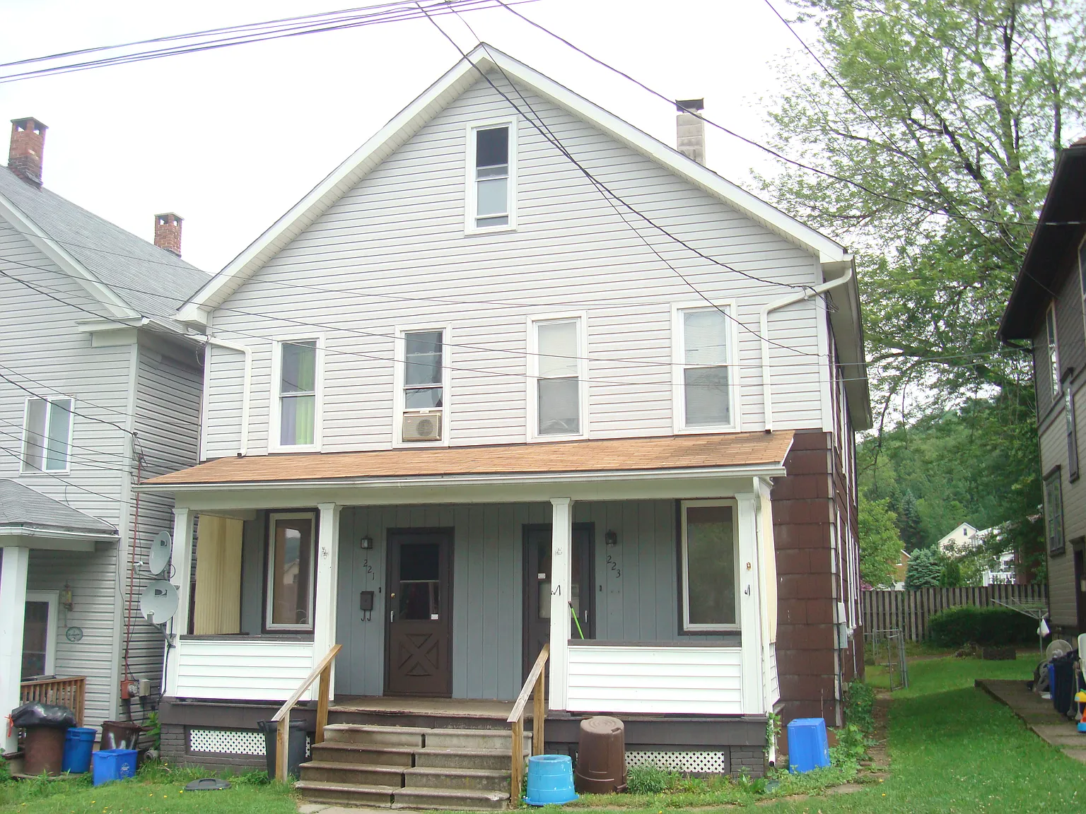 3 bed, 1200 sqft, $815 — Photo 1