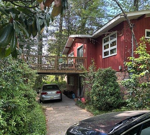 3rd image of 611 N 9th St