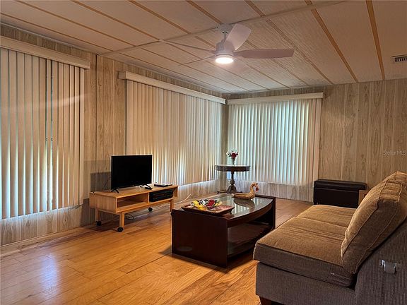 5th image of 18 BRADFORD BOULEVARD
