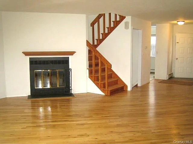 Building Photo - 70 Hickory Rd #B