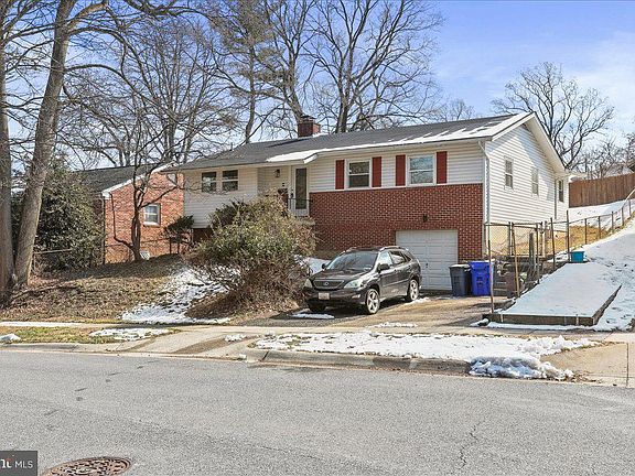 2nd image of 711 Cornwall St