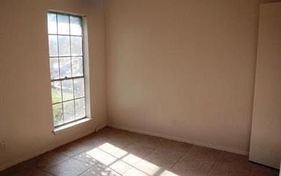 3rd image of 1302 Parsons Dr #B