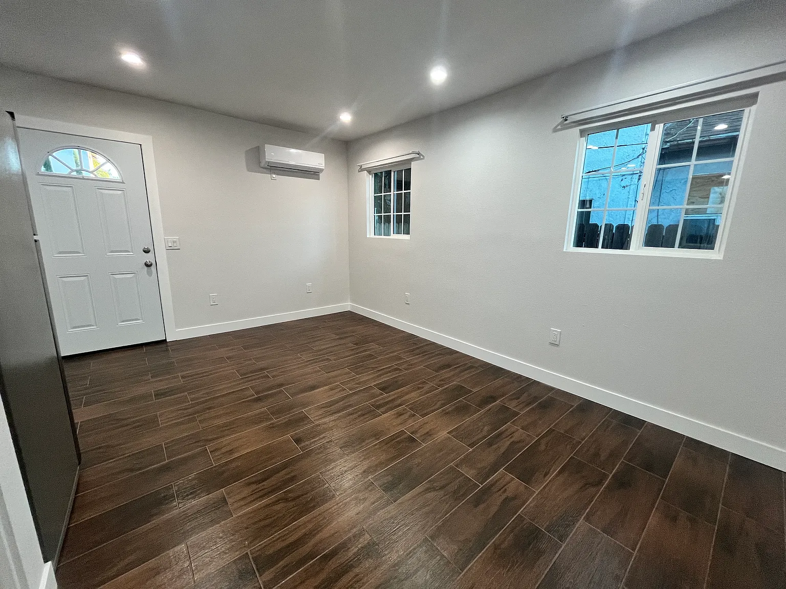 Studio, 300 sqft, $1,650 — Photo 4