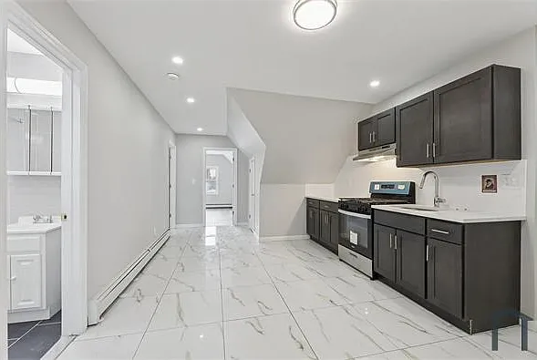 240 Broadway #5 — Photo 17