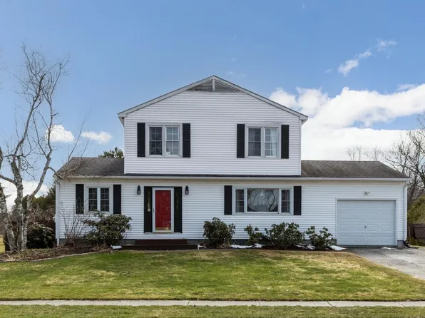 49 Chelsea Road, Essex, VT 05452