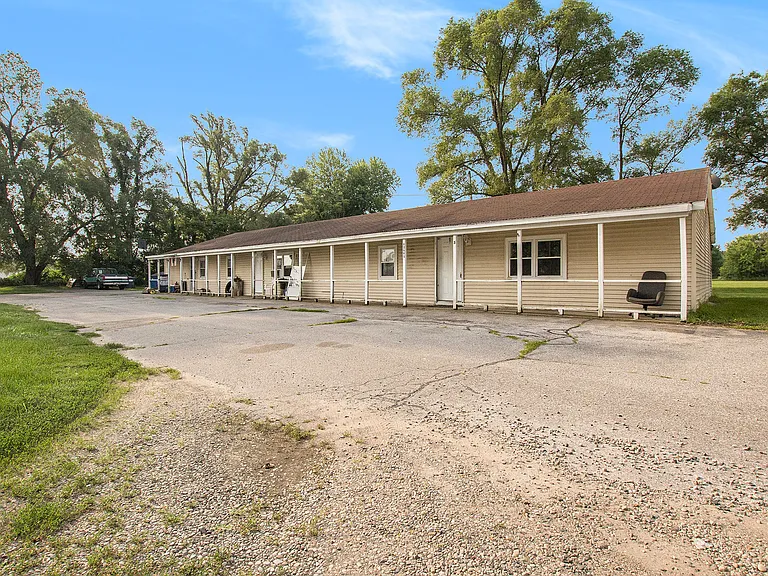 2 bed, 1.0 bath, $800 — Photo 14