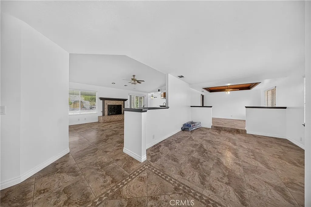 3 bed, 2.5 bath, 2030 sqft, $3,000 — Photo 2