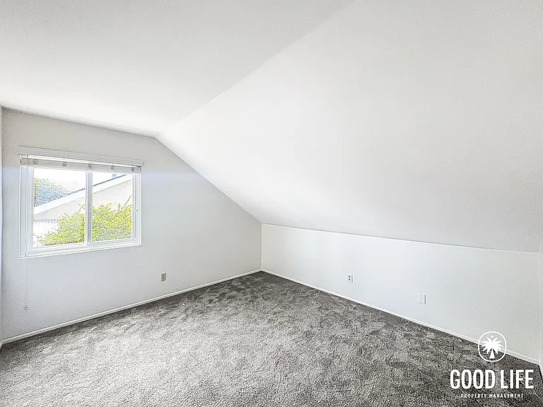 340 Penrod Ct — Photo 17