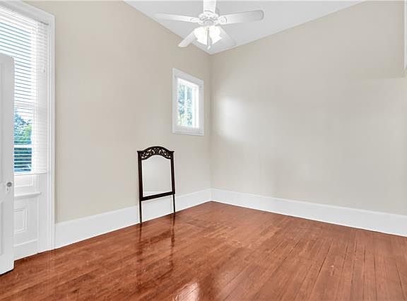 4th image of 1004 Louisiana Ave Unit B