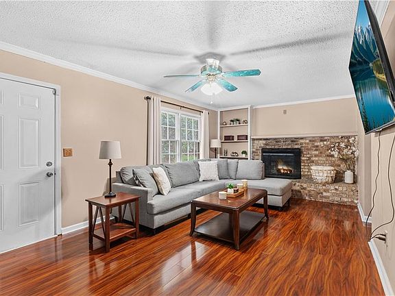 5th image of 656 Cheviot Dr