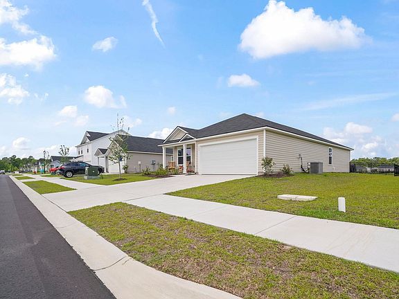3rd image of 171 Warner Crossing Way