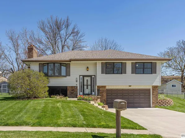 417 S 152nd Cir, Omaha, NE 68154