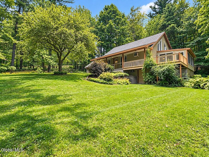 2nd image of 936 Ridge Road