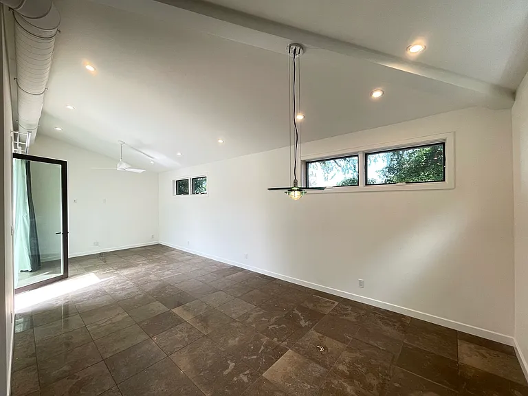 5285 N College View Ave — Photo 11