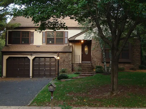 35 Magnolia Rd, Somerset, NJ 08873