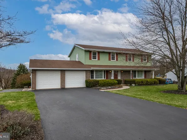 3 Estates Dr, Reading, PA 19606