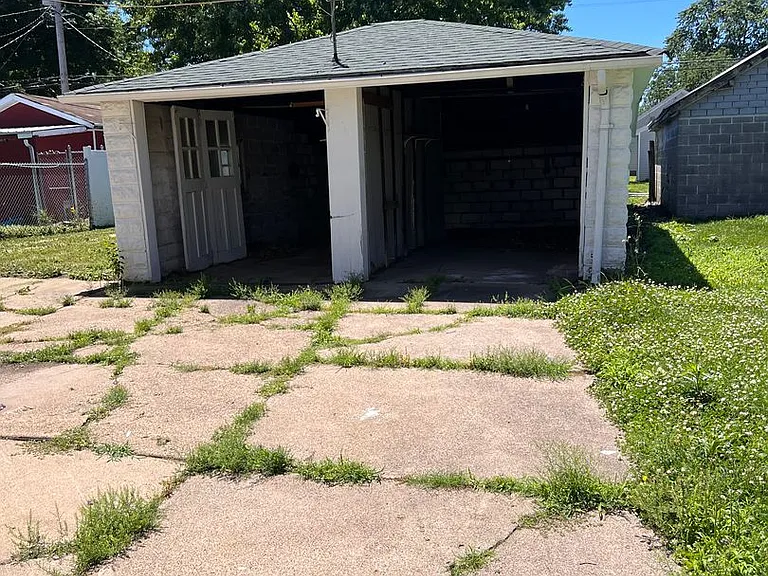 1716 Locust St — Photo 9
