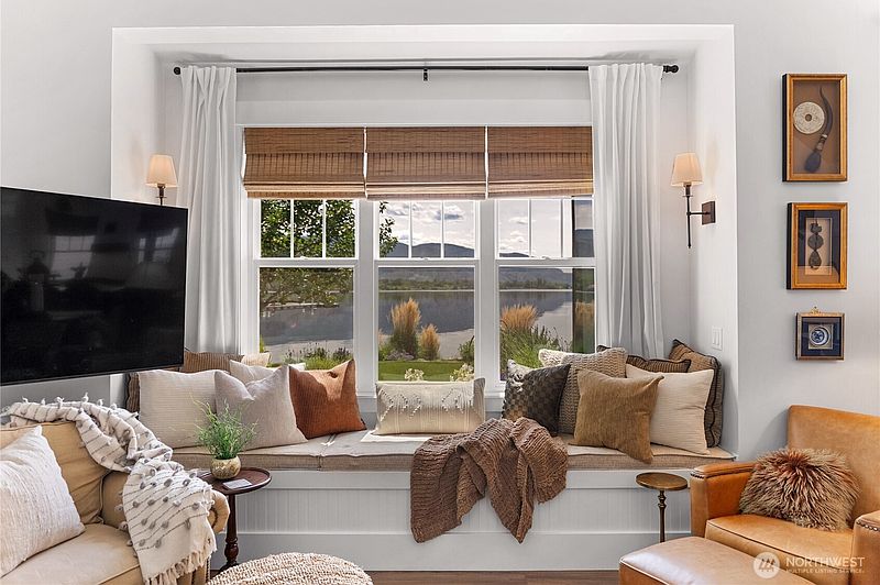 4th image of 228 Veranda Drive