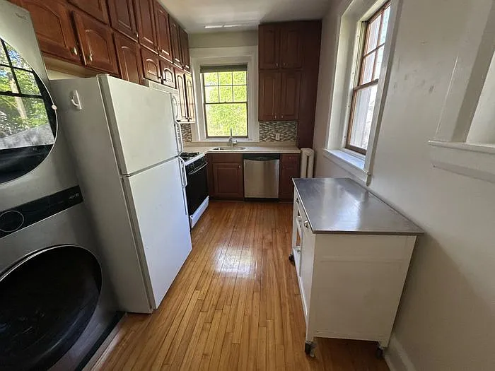 169 Washington St #9 — Photo 8
