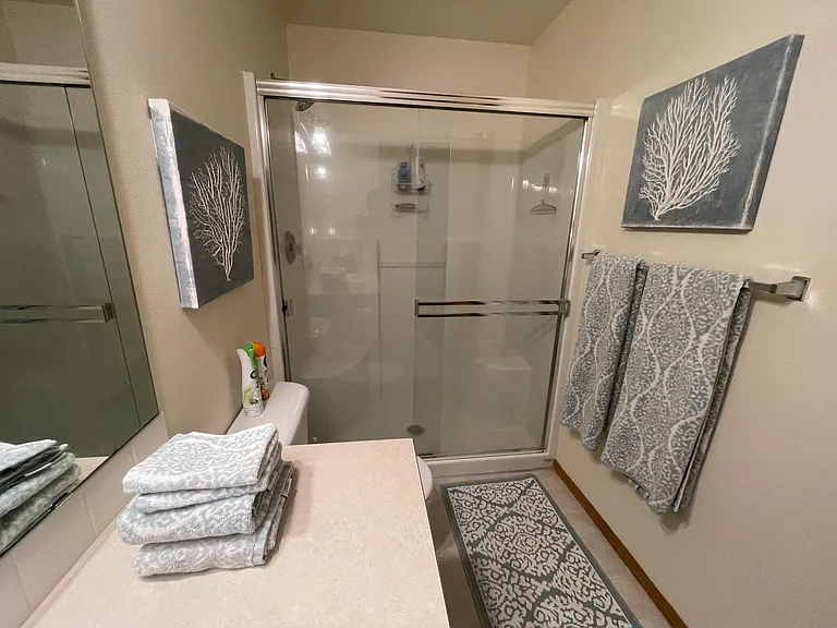 2nd bathroom