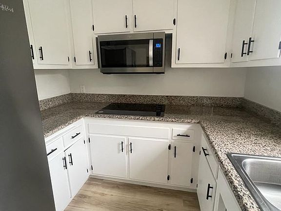 4th image of 5000 Coldwater Canyon Ave #16