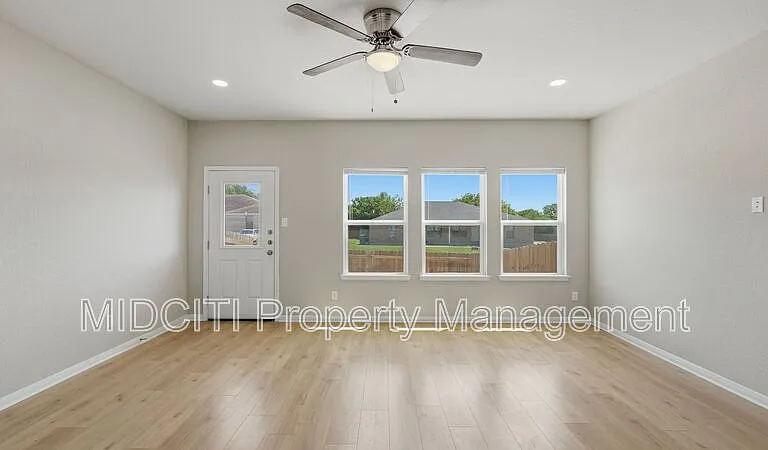 7210 John Palmer Dr #101 — Photo 12