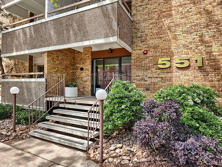 551 N Pearl St #303 — Photo 1