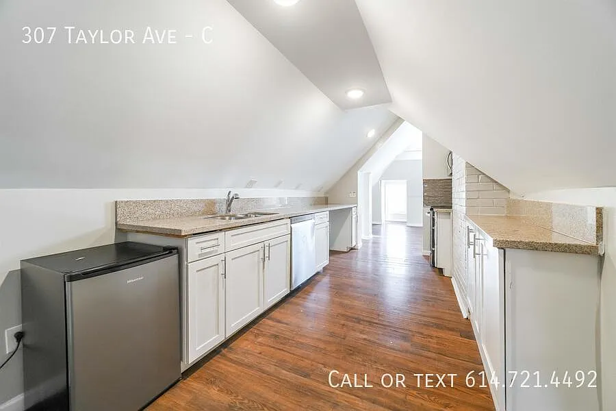 307 Taylor Ave #C