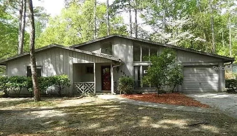 3 bed, 2.0 bath, 1394 sqft, $1,975 — Photo 1