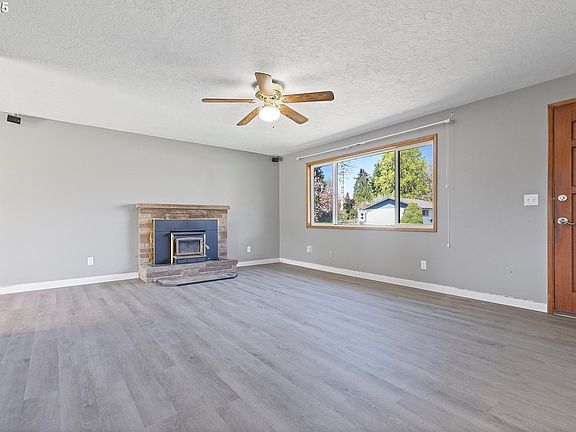 4th image of 5605 NE 70th St