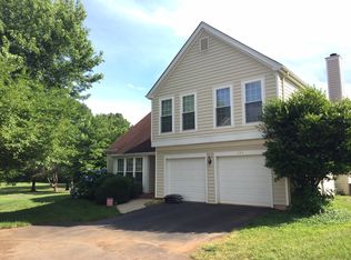 324 Foxridge Dr SW, Leesburg, VA