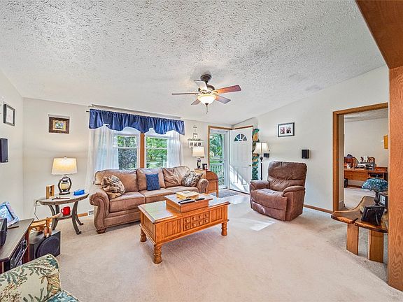 5th image of 9814 Smith St