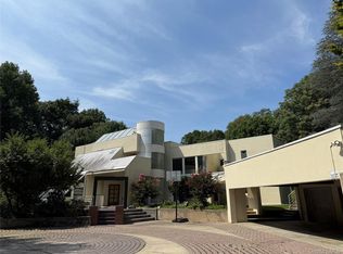 7 Mac Lean Drive, Brookville, NY 11545