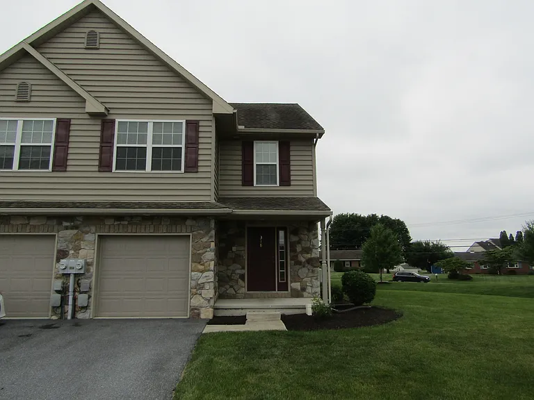 318 Mount Olive Ln — Photo 2