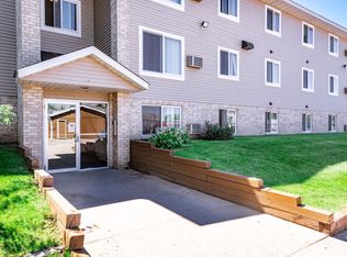 Stratford Square, Saint Cloud, MN 56301