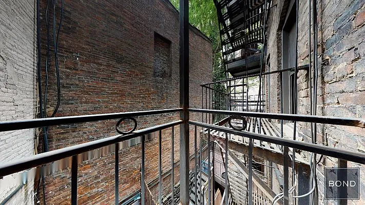 Rented by Bond New York | media 13