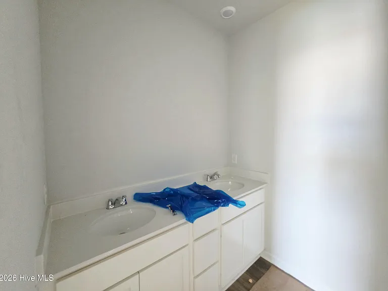 1062 Hanson Dr — Photo 7
