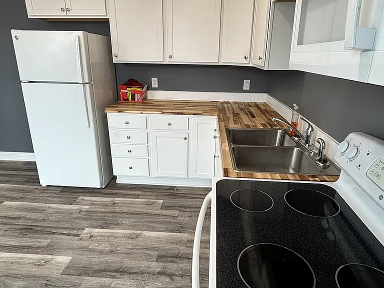616 Clinton St #1 — Photo 5