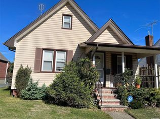 26 Haddon Rd, New Hyde Park, NY 11040