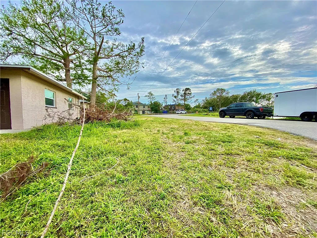 Building Photo - 1534 Oak Dr