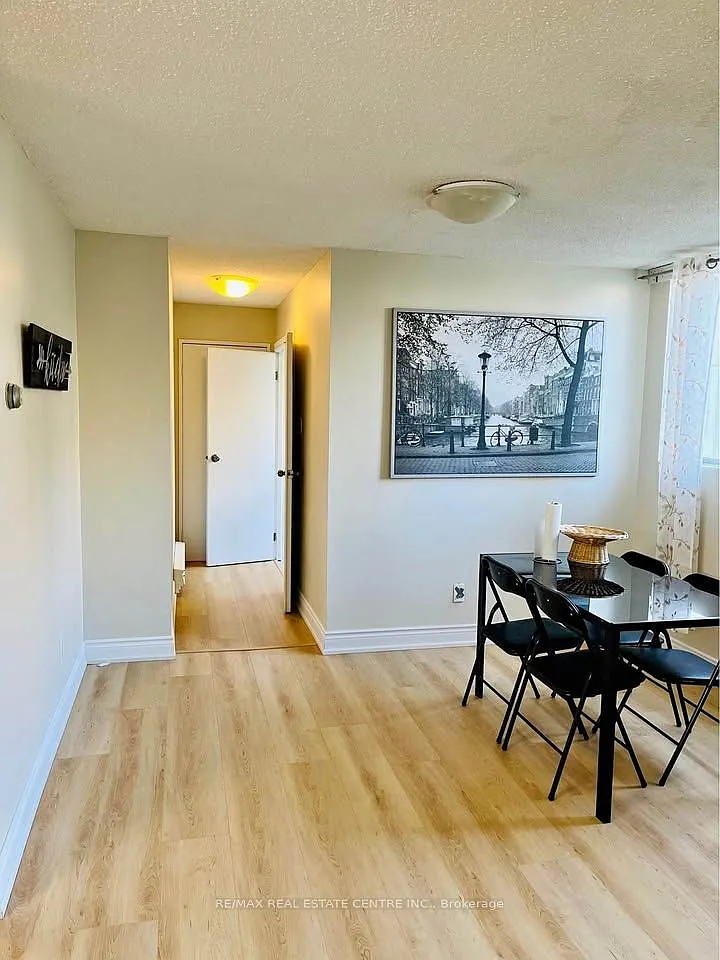 3 bed, $2,900 — Photo 2