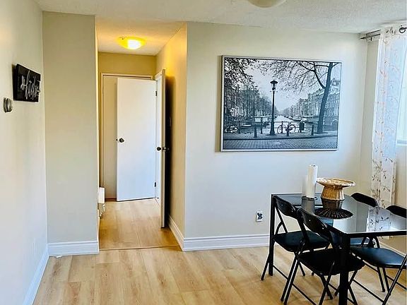 2nd image of 3700 Kaneff Cres #501