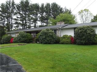 39 Arrowhead Dr, Ledyard, CT 06339