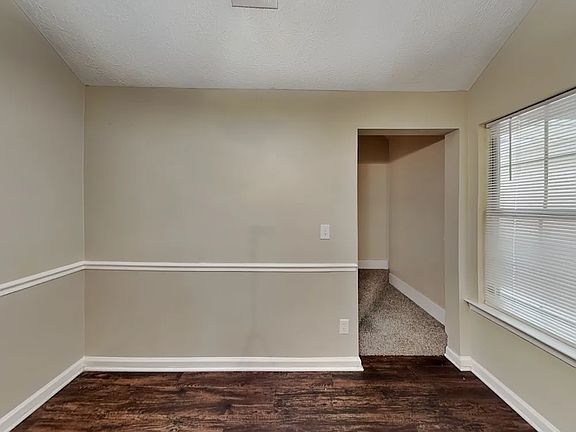 4th image of 635 Beaver Run Trce